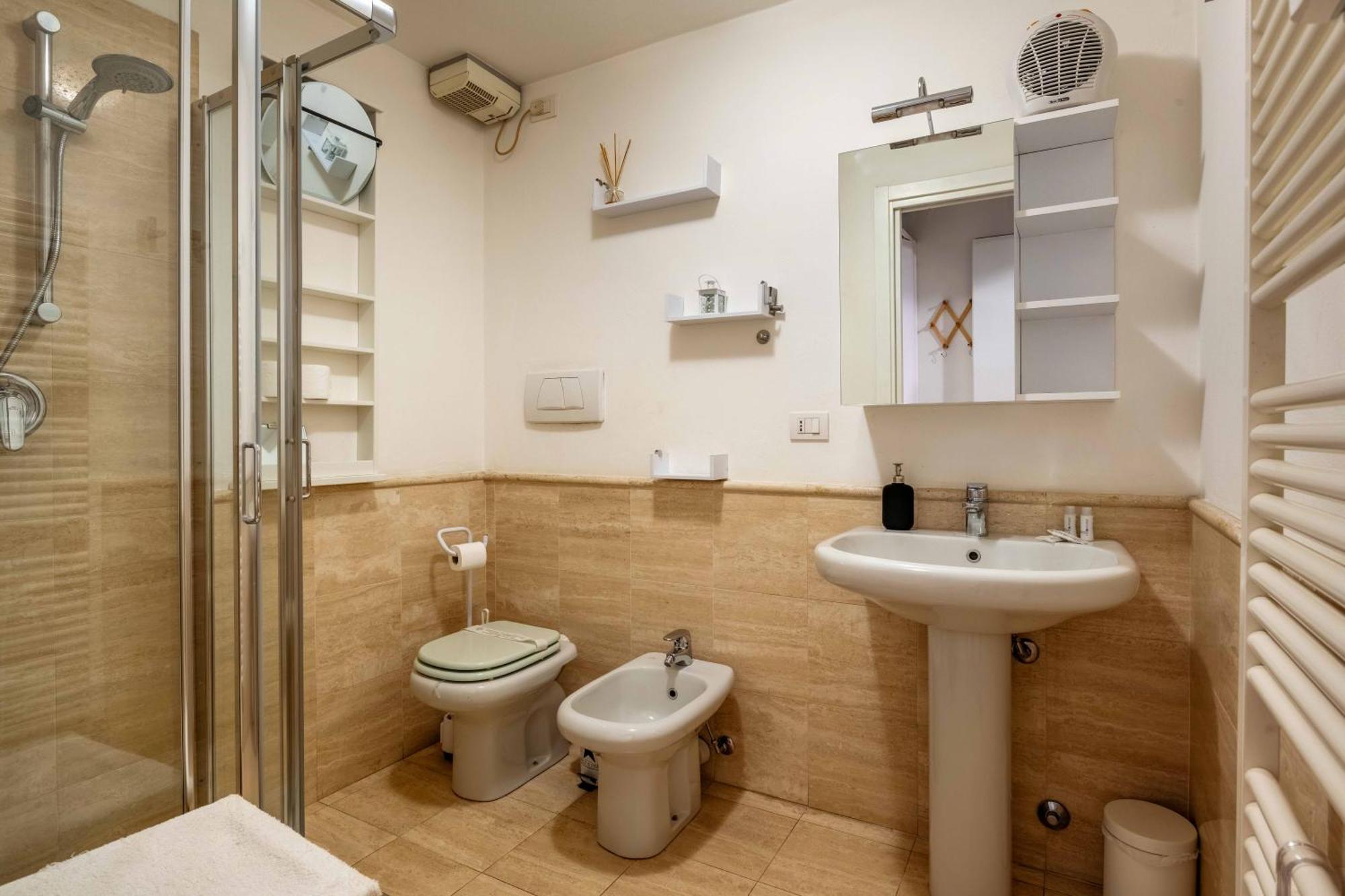 One Bedroom Apartment With Terrace Near Duomo Mediolan Zewnętrze zdjęcie