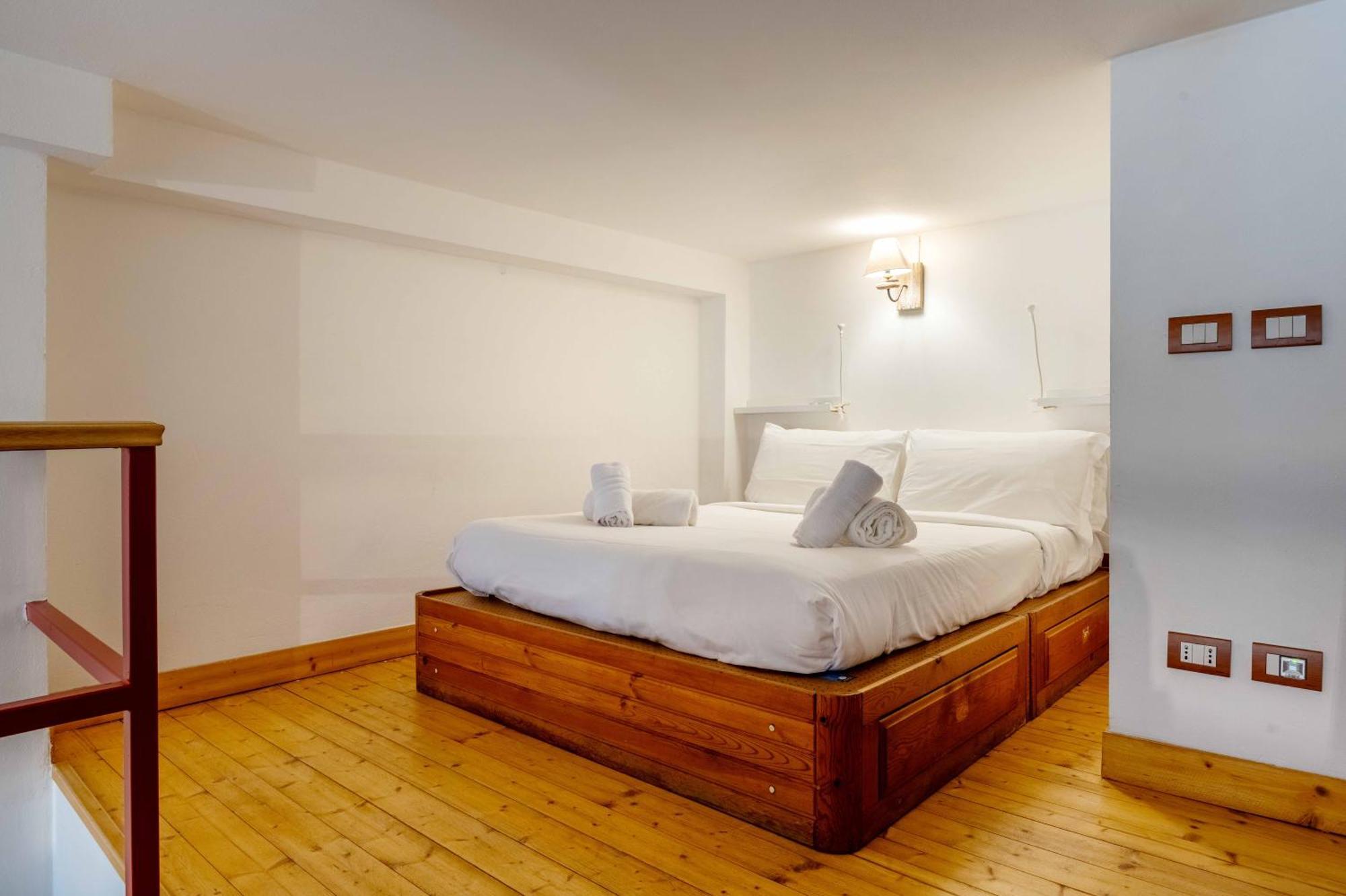 One Bedroom Apartment With Terrace Near Duomo Mediolan Zewnętrze zdjęcie