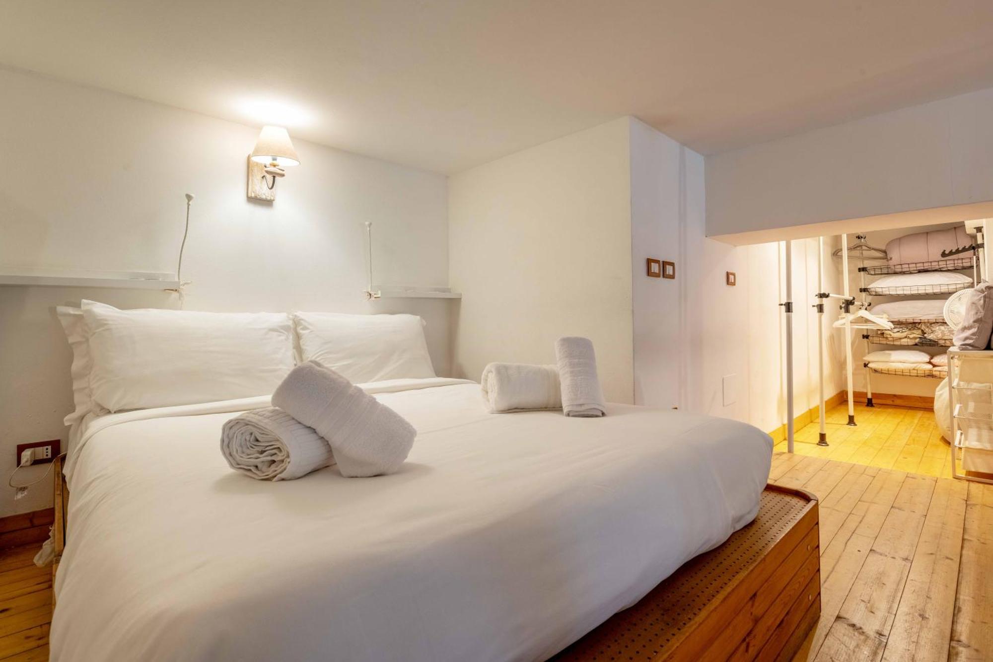 One Bedroom Apartment With Terrace Near Duomo Mediolan Zewnętrze zdjęcie