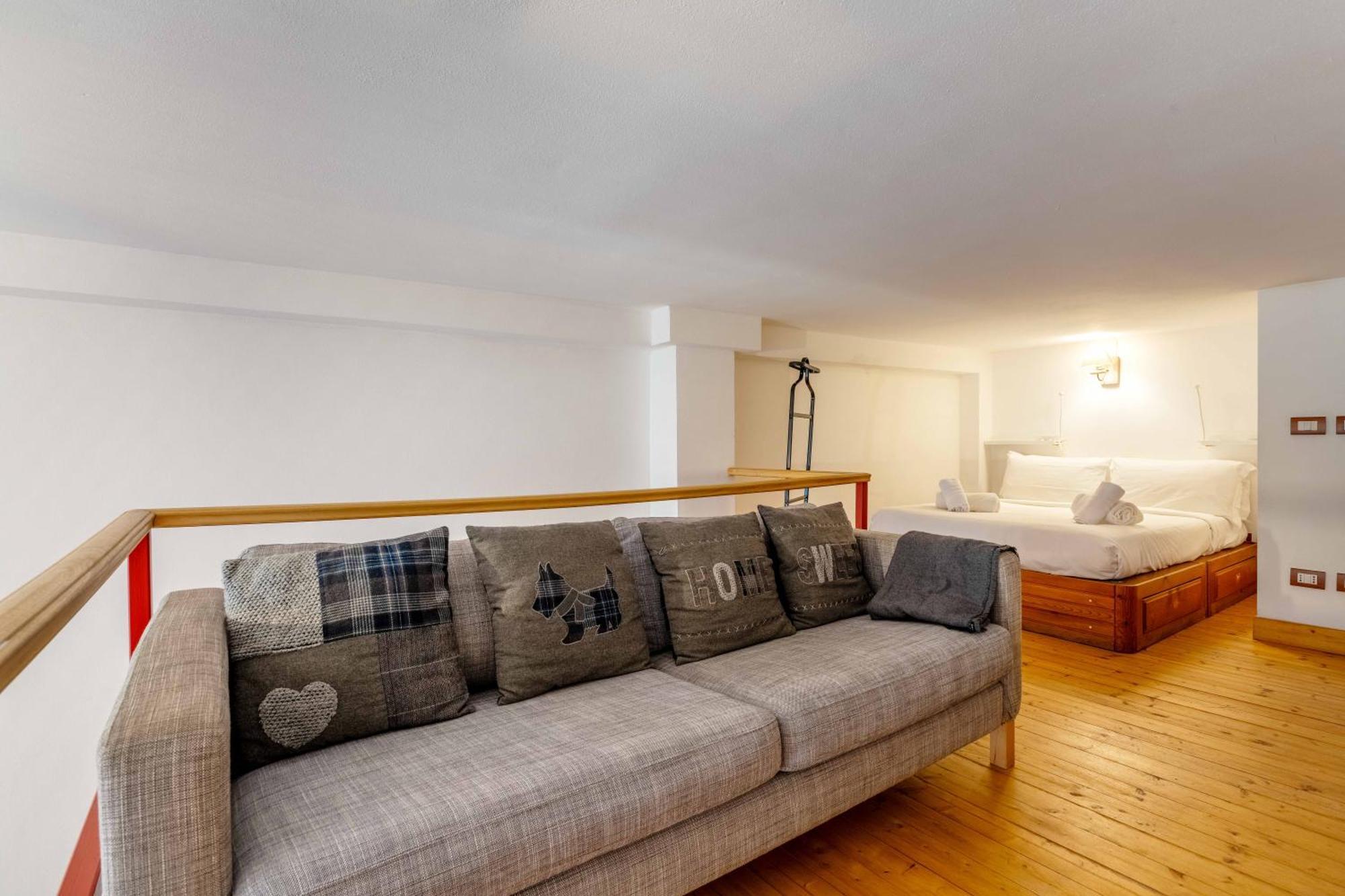 One Bedroom Apartment With Terrace Near Duomo Mediolan Zewnętrze zdjęcie